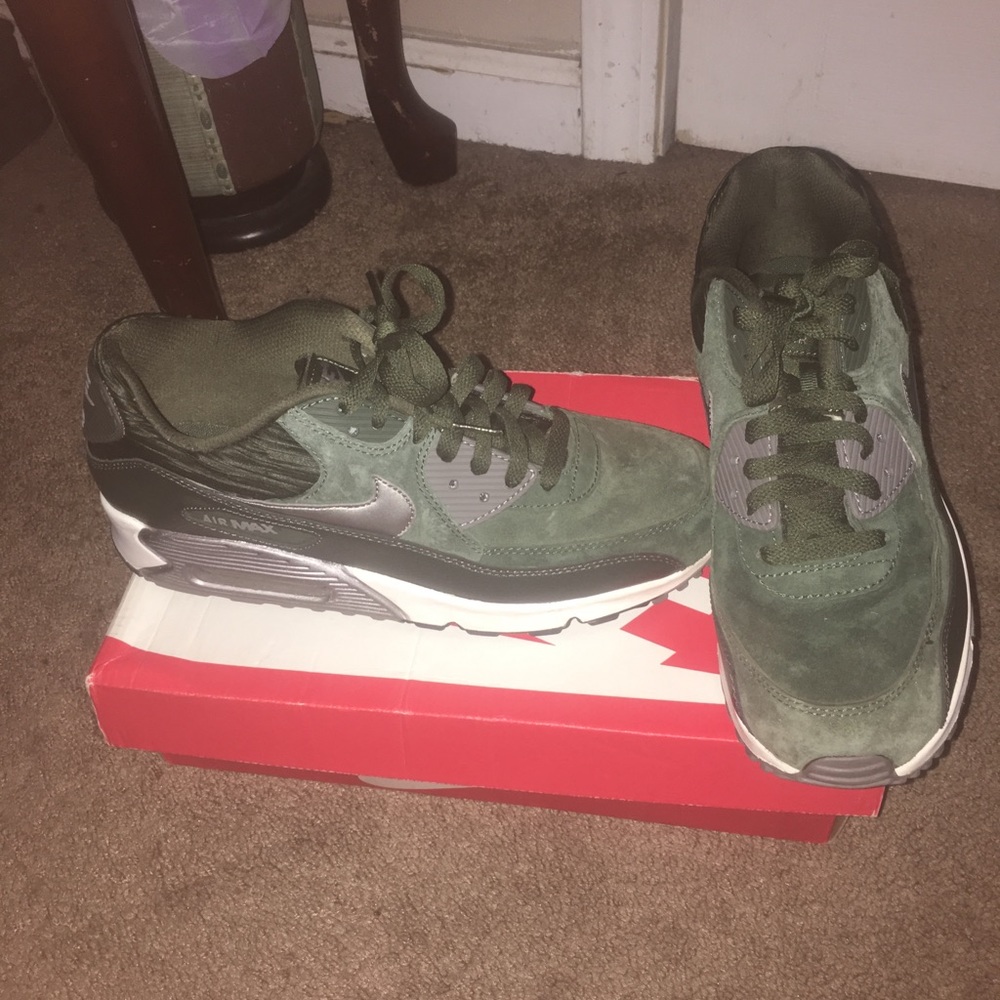OLIVE GREEN SUEDE AIR MAX